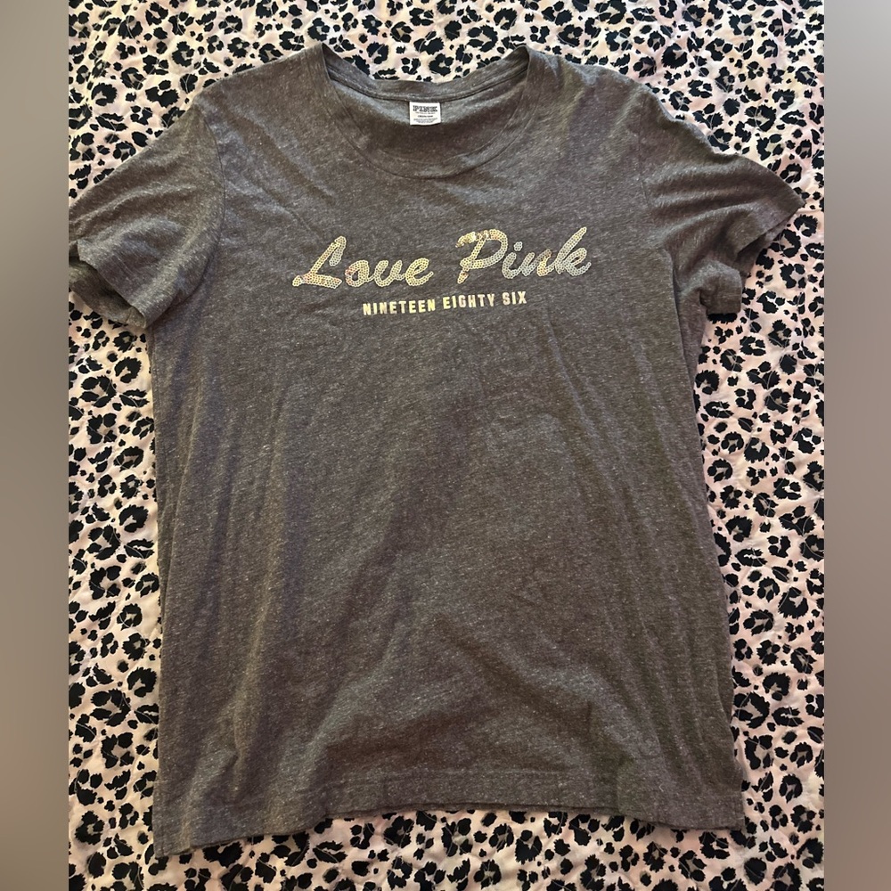 PINK Victoria’s Secret Tee - Picture 3 of 3